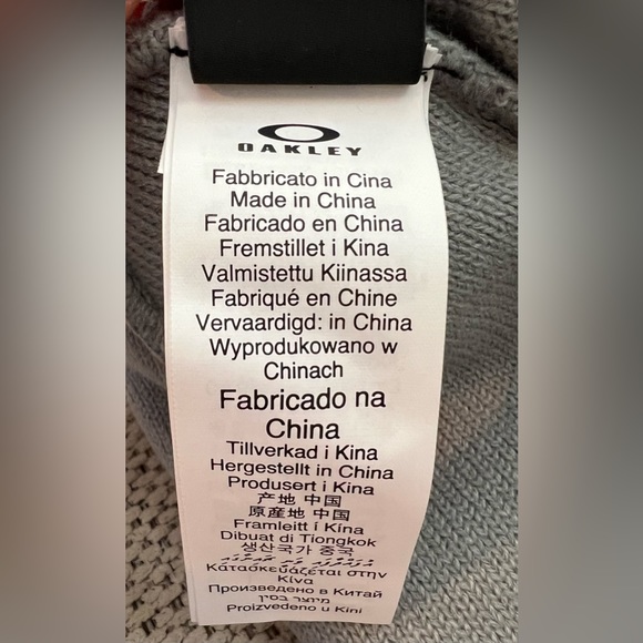 NWT Oakley Stone Grey Wanderlust Pom Beanie! - Picture 4 of 7